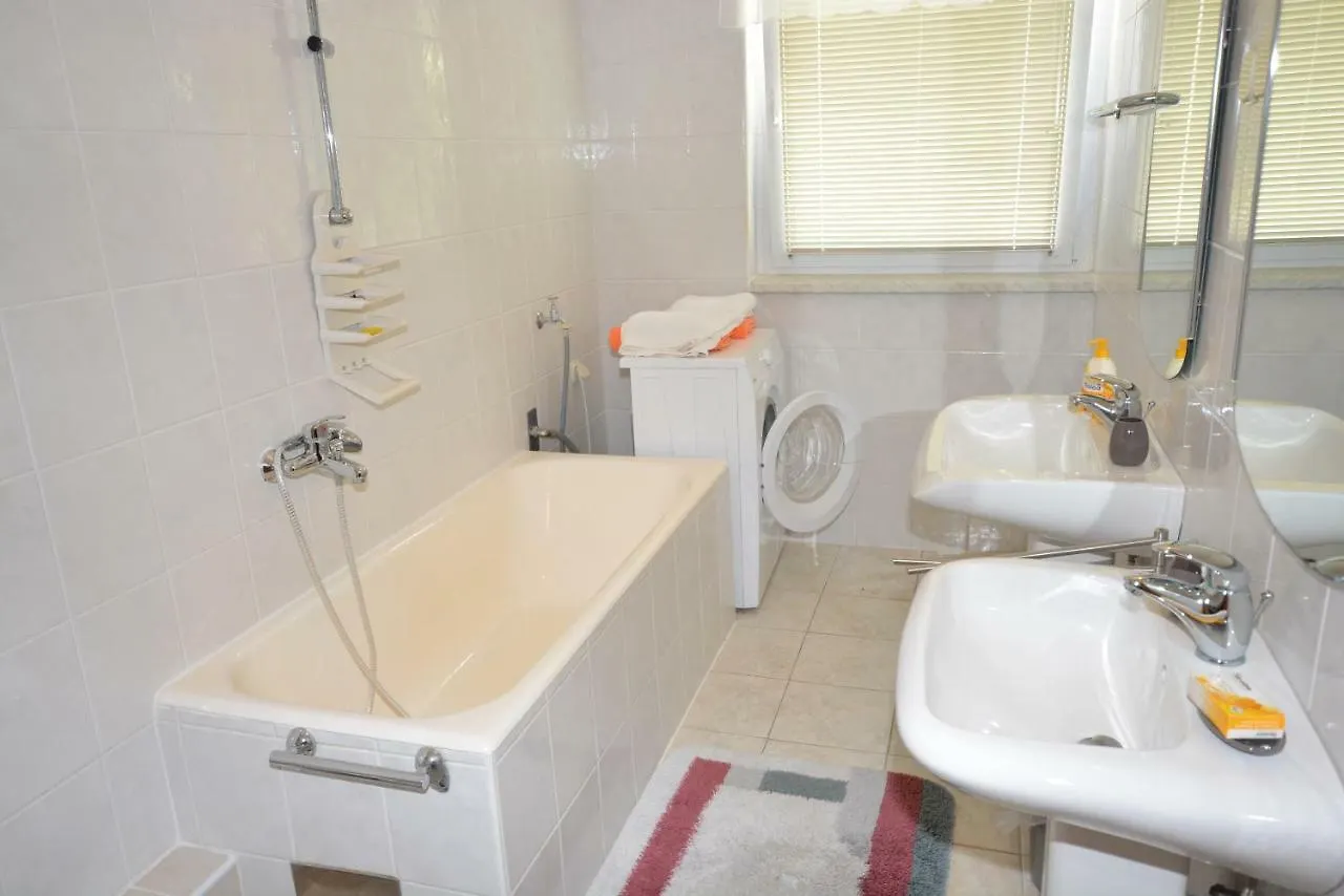 Apartment Durdica Kornić 克罗地亚